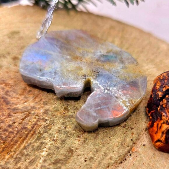 Nature Labradorite Carved Flashy Medusa Big Pendant Necklace - Picture 3 of 10